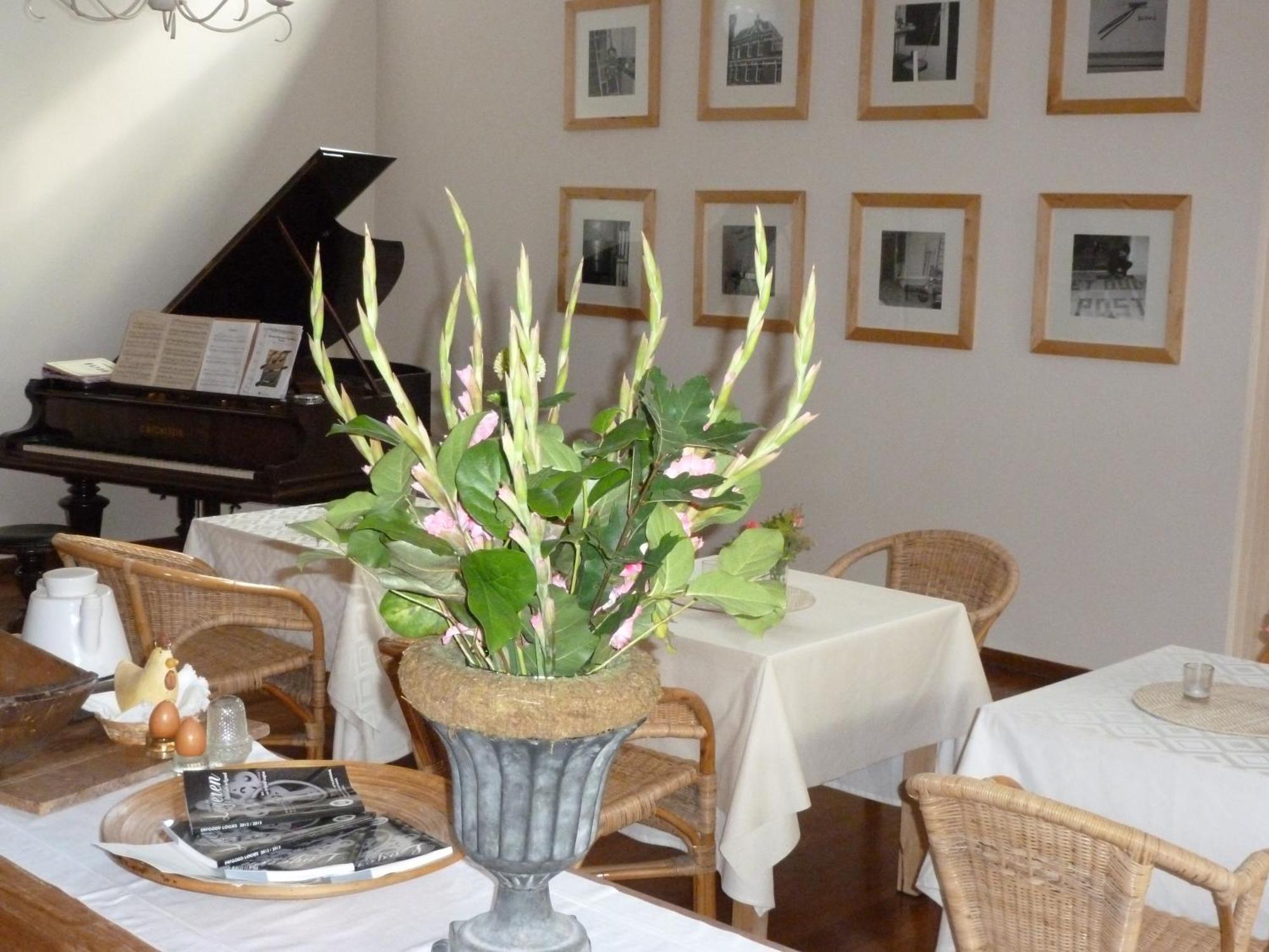 Hotel Het Oude Postkantoor Brummen Bagian luar foto